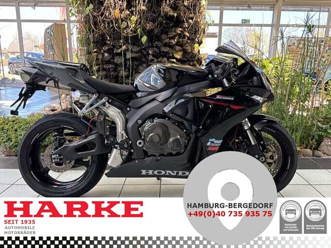 Honda CBR 1000RR Fireblade 