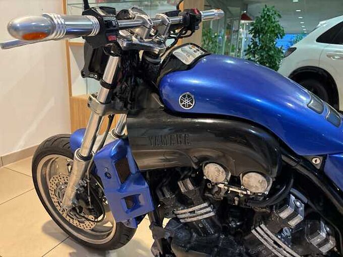 Yamaha V Max 1200