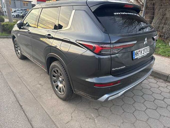 Mitsubishi Outlander Plug-In Hybrid 2.4 4WD Top
