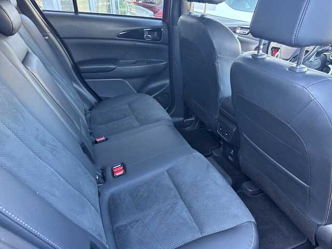 Mitsubishi Eclipse Cross Plug-In Hybrid 4WD Select