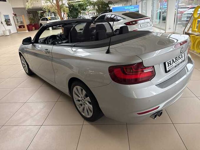 BMW 220i Cabrio Aut. Advantage 2er