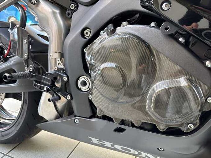 Honda CBR 1000RR Fireblade 