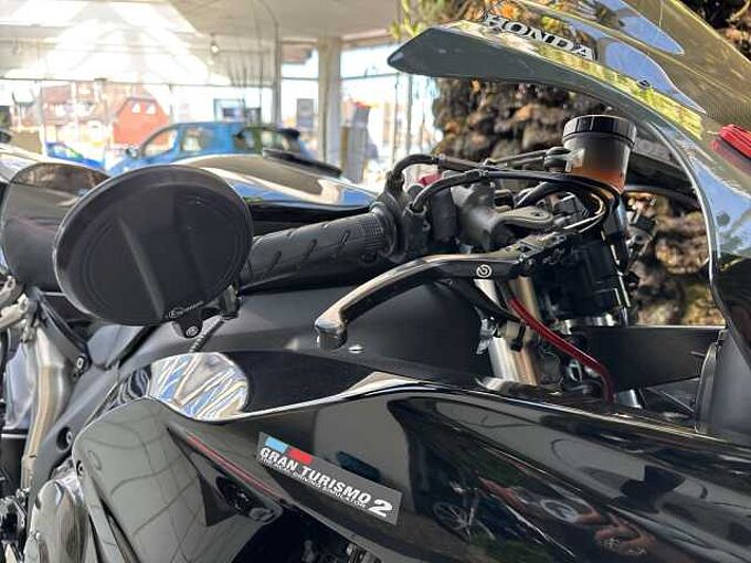 Honda CBR 1000RR Fireblade 