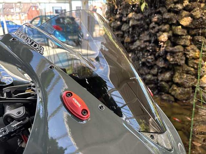 Honda CBR 1000RR Fireblade 