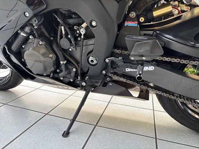 Honda CBR 1000RR Fireblade 