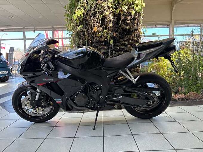 Honda CBR 1000RR Fireblade 