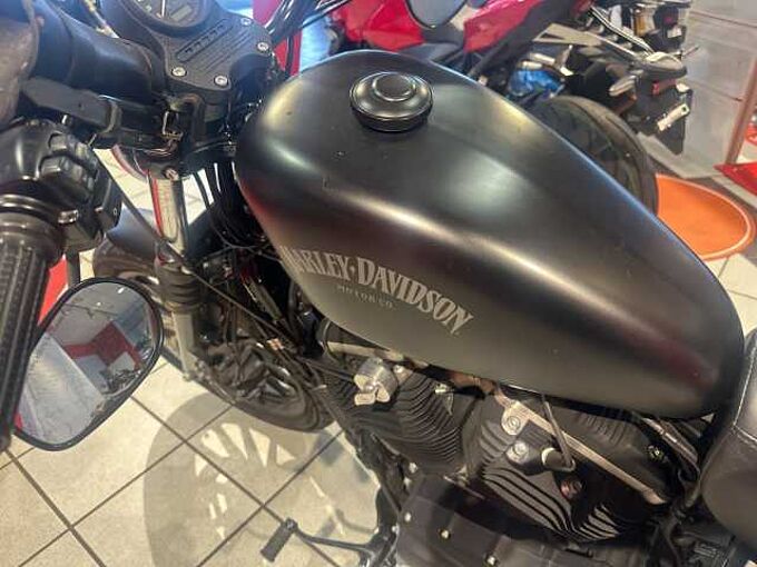 Harley-Davidson XL 883 N Sportster Iron
