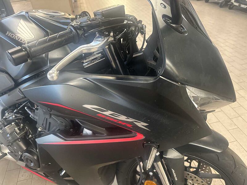 Honda CBR 650 R E-Clutch