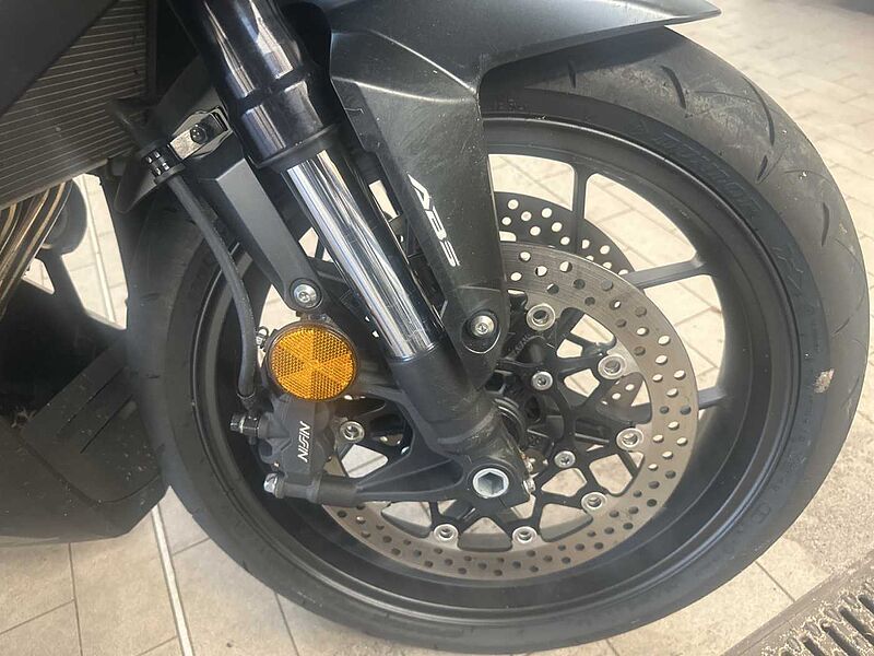 Honda CBR 650 R E-Clutch