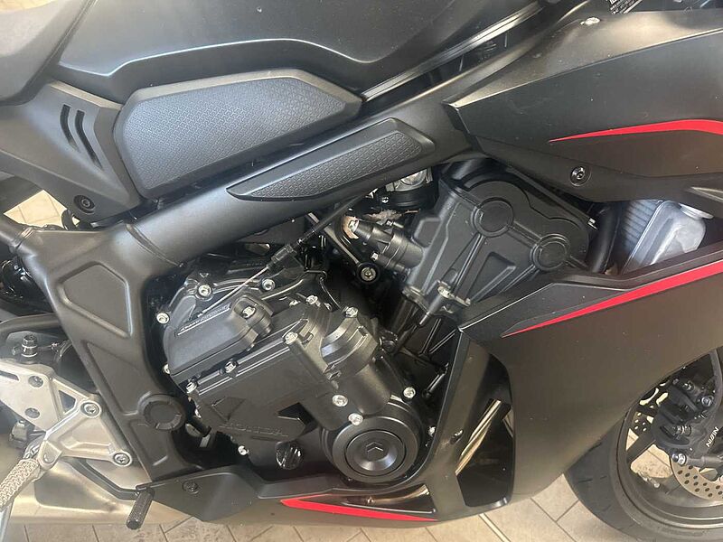 Honda CBR 650 R E-Clutch