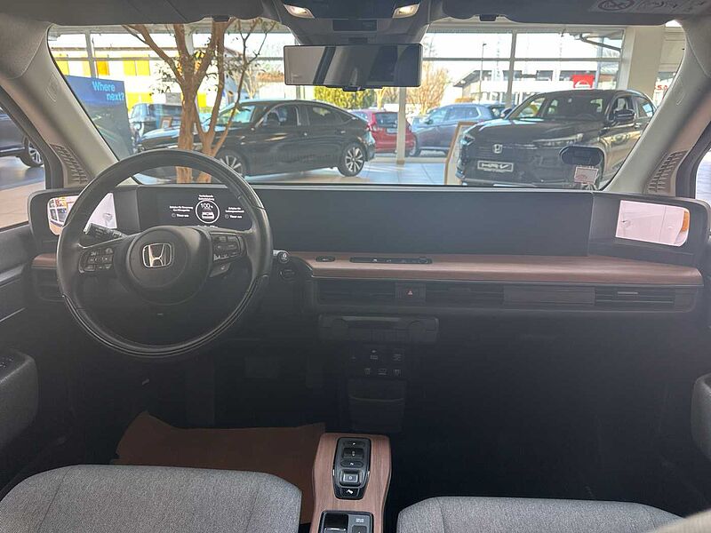 Honda Honda e e Advance 17-Zoll *Ganzjahresreifen*