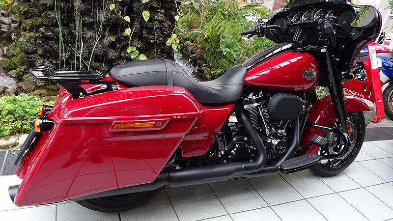 Harley-Davidson Street Glide Special FLHXS 114
