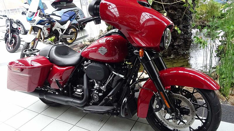 Harley-Davidson Street Glide Special FLHXS 114