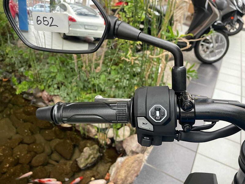 Honda CB 125 R 2025  6 Jahre Garantie
