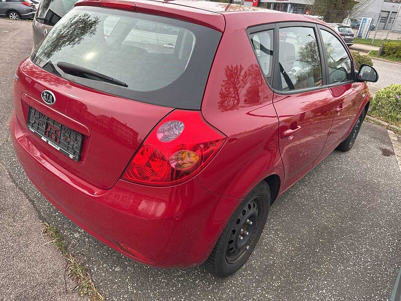 Kia Ceed 1.4 CVVT EX