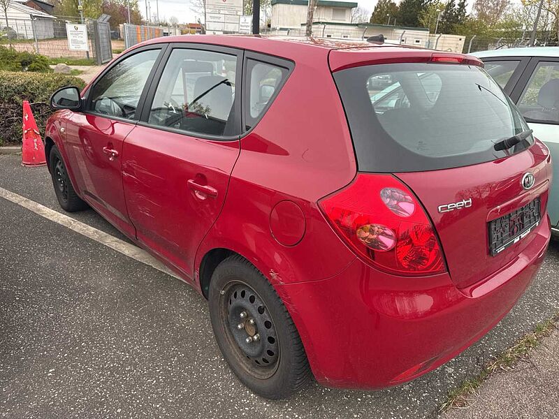 Kia Ceed 1.4 CVVT EX