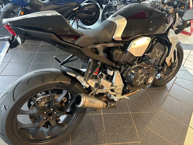 Honda CB 1000 R + Plus Neo Sports Cafe