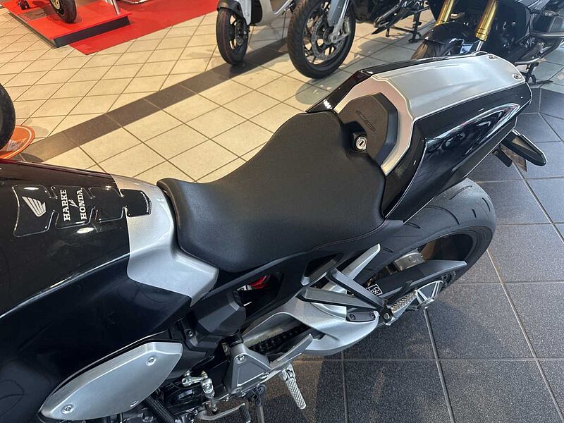 Honda CB 1000 R + Plus Neo Sports Cafe