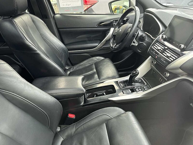 Mitsubishi Eclipse Cross Plug-In Hybrid 4WD Top