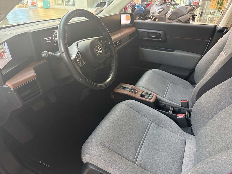 Honda Honda e e Advance 17-Zoll *Ganzjahresreifen*