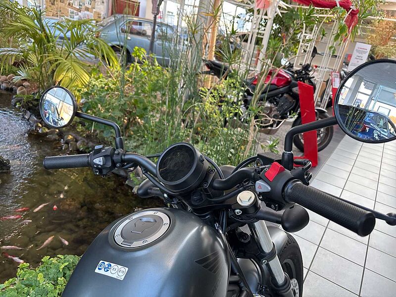 Honda CMX 500 Rebel 2025